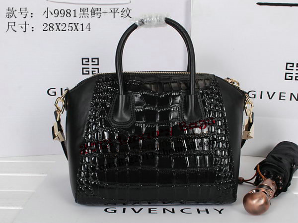 Givenchy Small Antigona Bag in Black Coco Leather 9981S