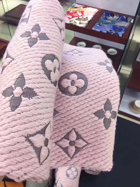 Louis Vuitton Scarf LVS7760A Louis Vuitton Scarf LVS7760A