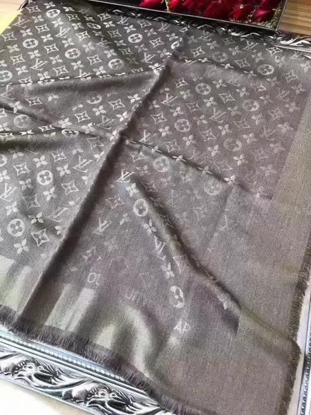 Louis Vuitton Scarf LVS92110E Louis Vuitton Scarf LVS92110E