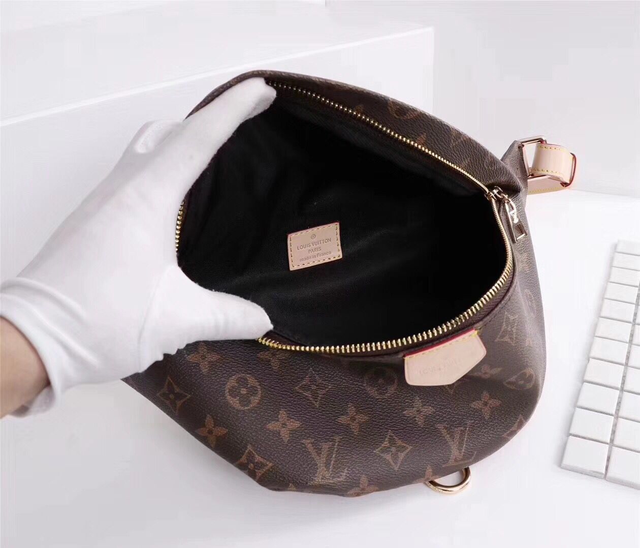 Louis Vuitton Monogram Canvas BUMBAG 43644