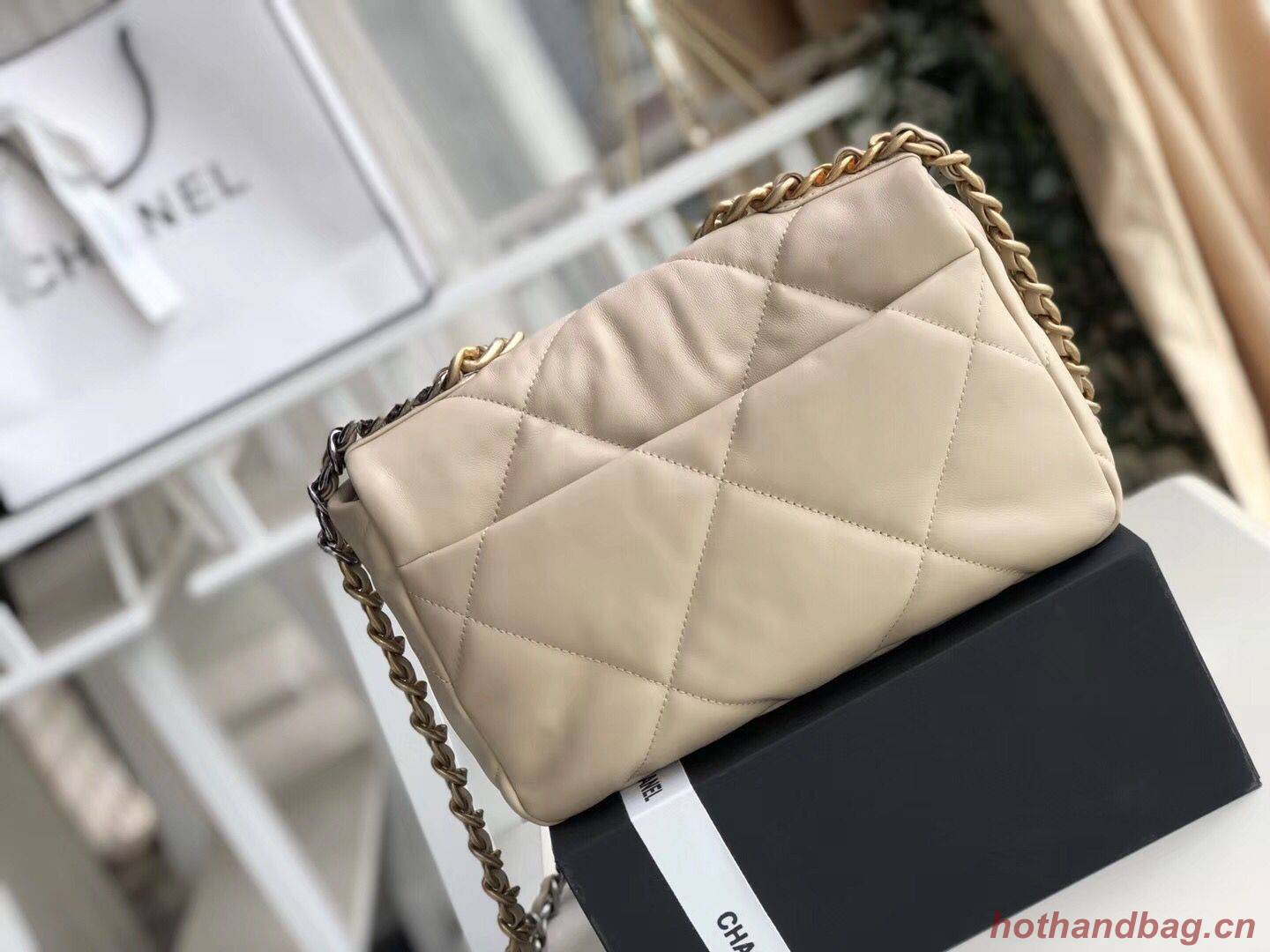 Chanel 19 flap bag AS1160 Cream