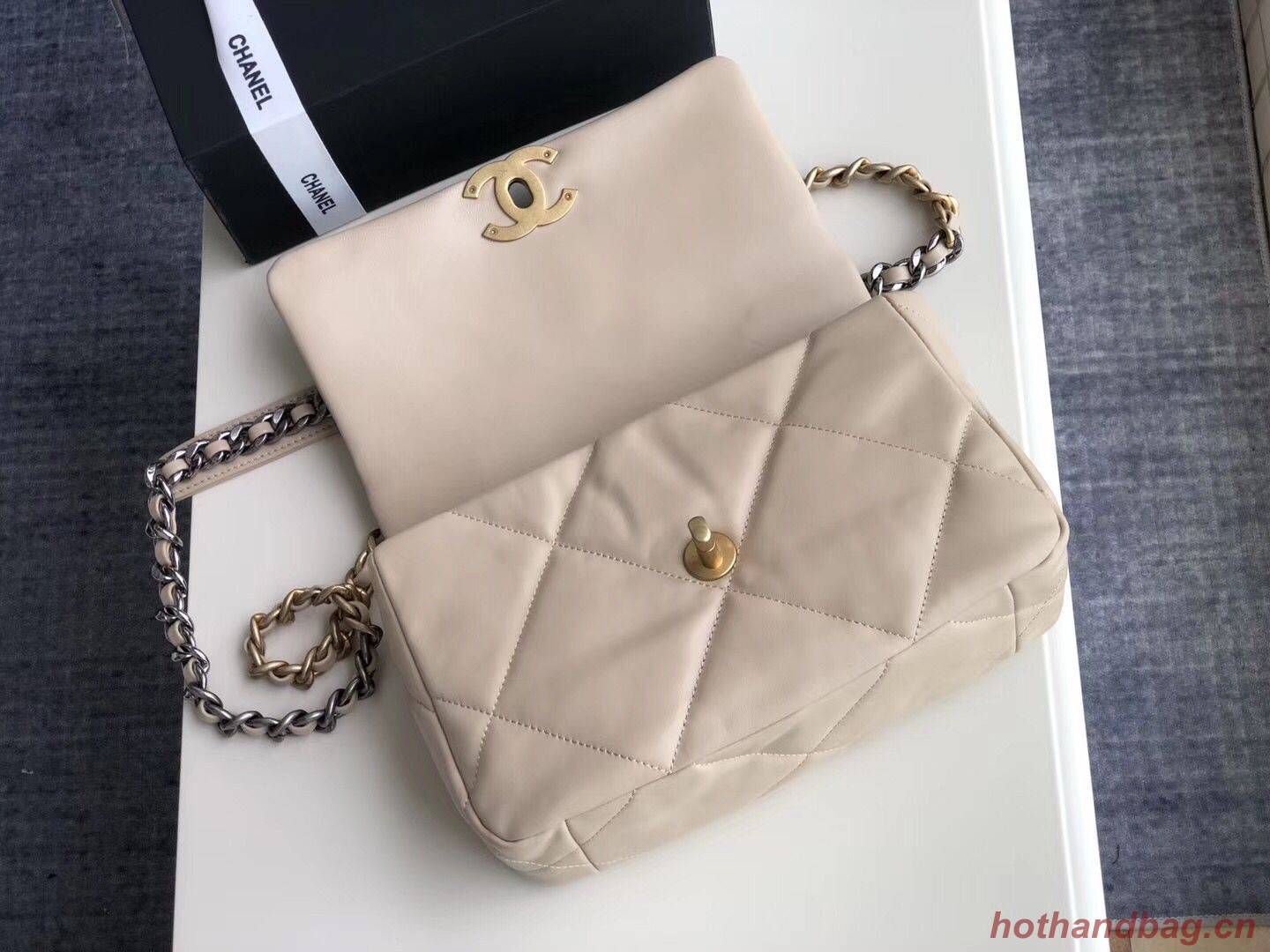 Chanel 19 flap bag AS1160 Cream