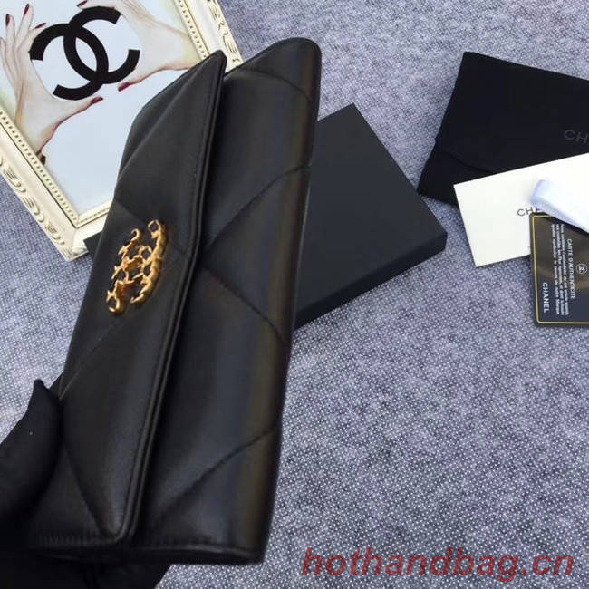 Chanel sheepskin & Gold-Tone Metal Wallet AP0955 black