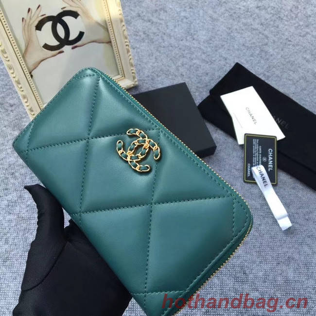 CHANEL 19 sheepskin & Gold-Tone Metal Wallet AP1063 green