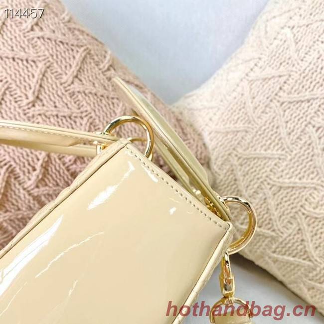 MEDIUM LADY DIOR BAG Beige Patent Cannage Calfskin M0565OW