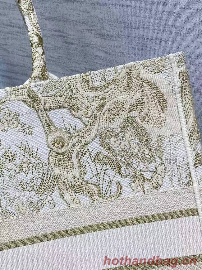 DIOR BOOK TOTE Embroidery C1286-8 cream