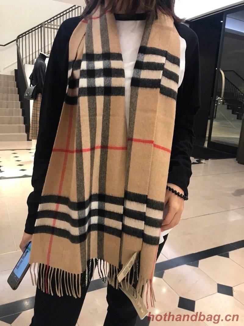 Burberry Scarf B00245