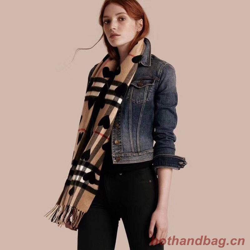 Burberry Scarf B00259