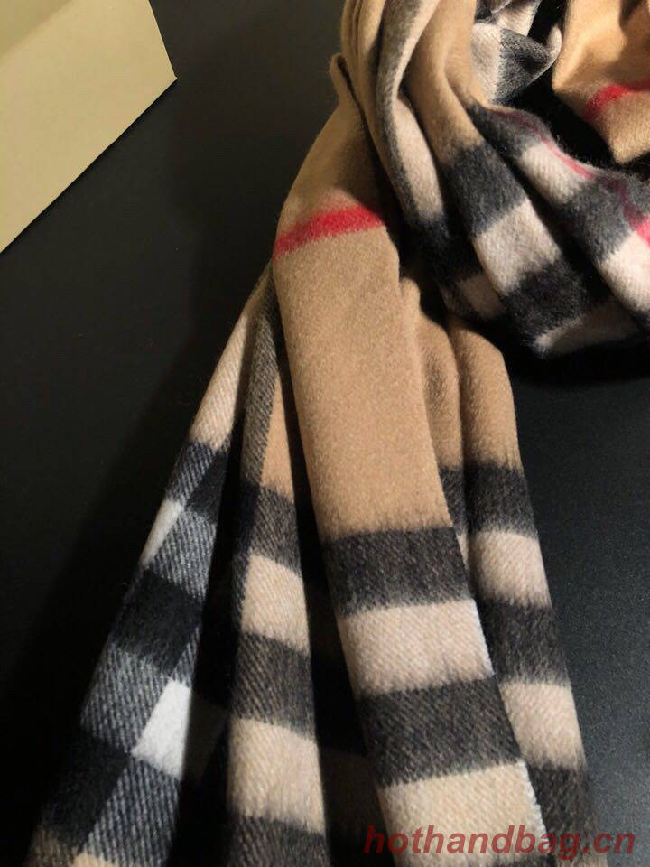 Burberry Scarf B00318