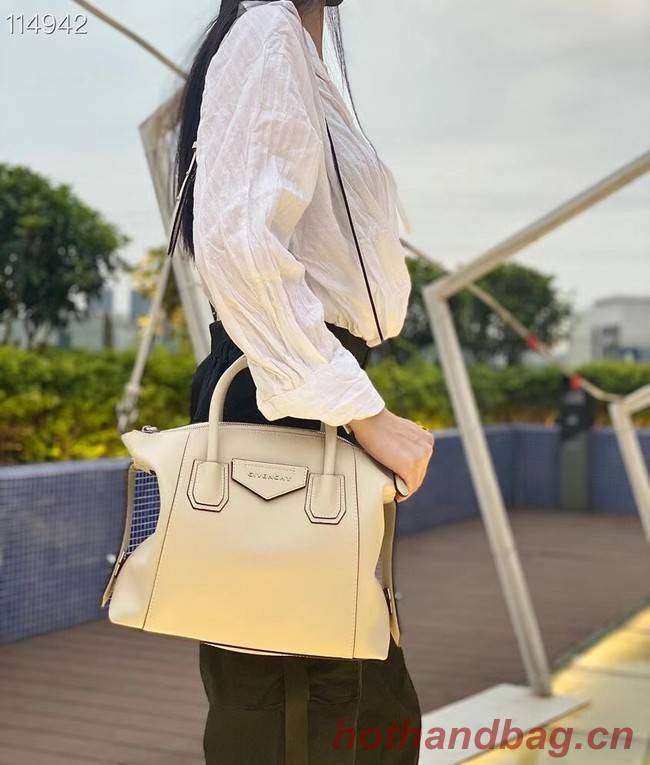 GIVENCHY Original Leather Shoulder Bag 63188 Off White