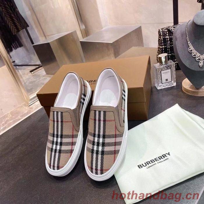 Burberry shoes BU00015