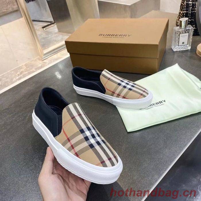 Burberry shoes BU00021