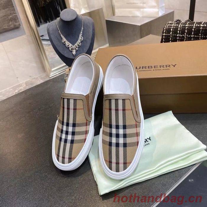 Burberry shoes BU00022