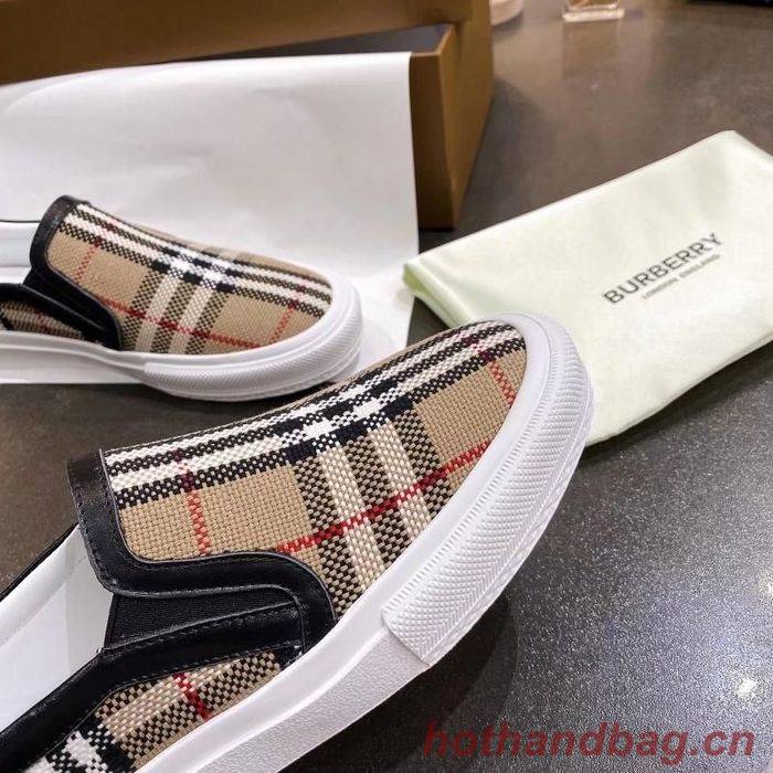 Burberry shoes BU00023