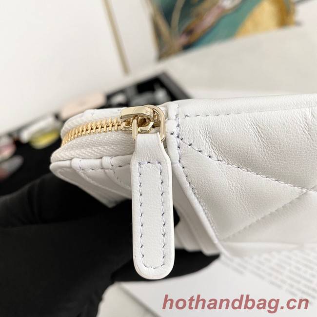 Chanel 19 Zip Card bag 82086 white