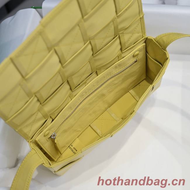 Bottega Veneta CASSETTE 018101 yellow