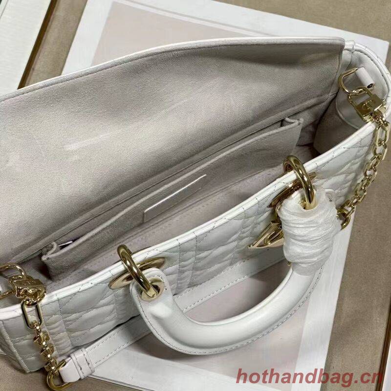 MEDIUM LADY DIOR BAG Cannage Lambskin C2820 white