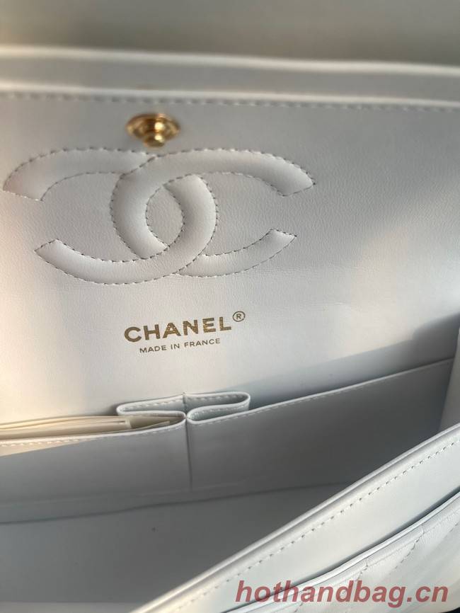 Chanel classic handbag Lambskin & gold Metal V01112 white