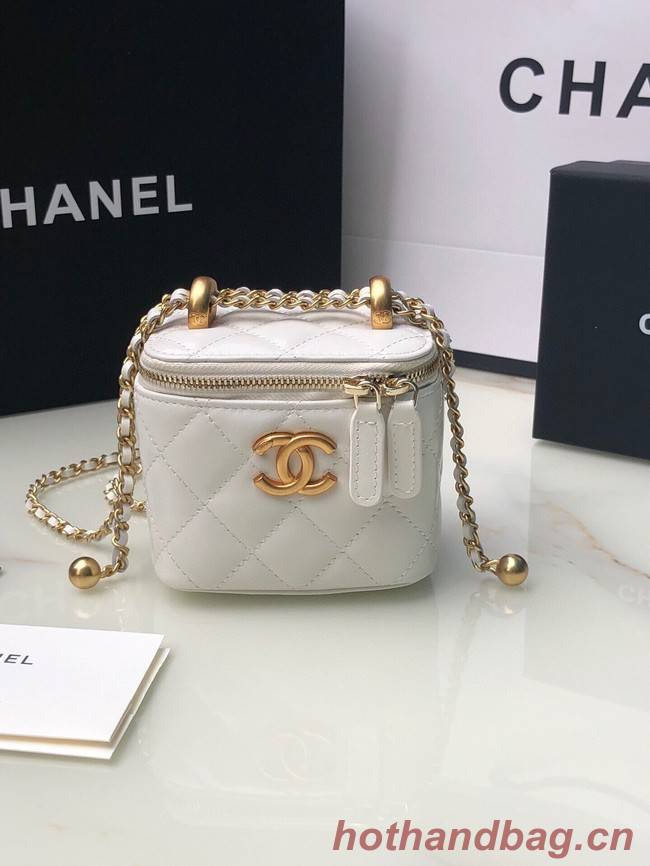 Chanel mini Shoulder Bag Lambskin & Gold-Tone Metal AP2292 white