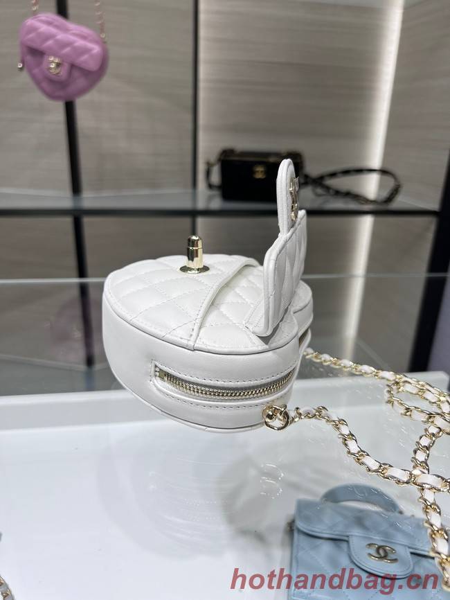 Chanel 2022S Love Heart mini Lambskin Crossbody Chain Bag AO2784 White