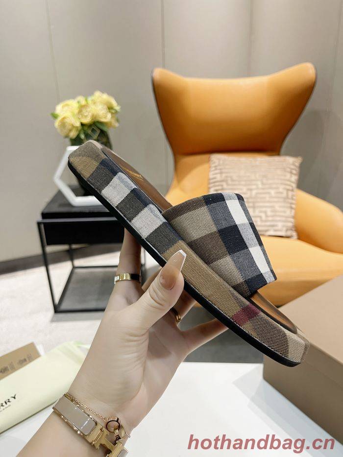 Burberry Shoes BBS00004