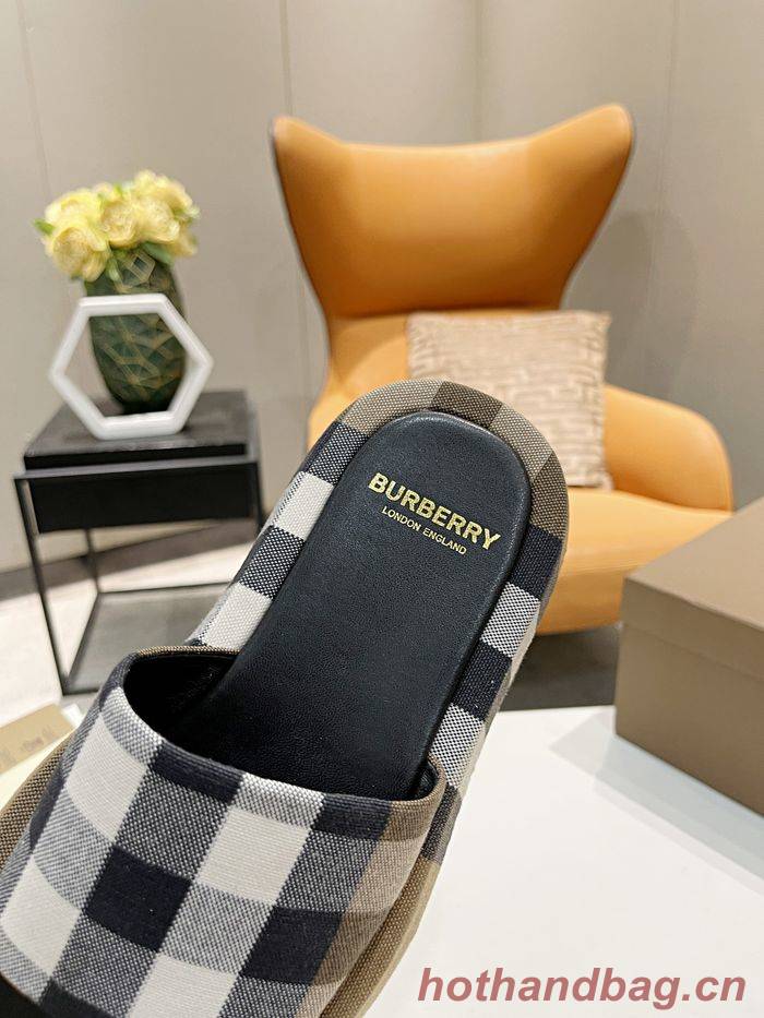 Burberry Shoes BBS00004