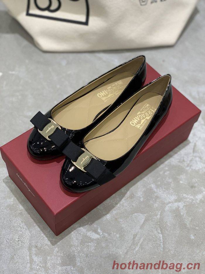 Ferragamo Shoes FMS00031