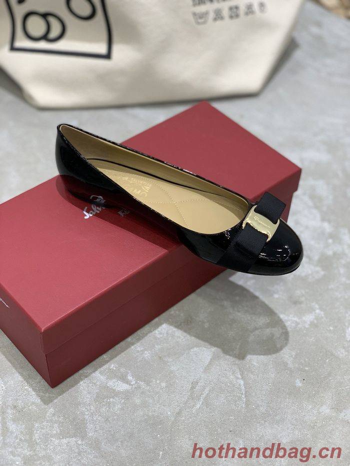 Ferragamo Shoes FMS00031