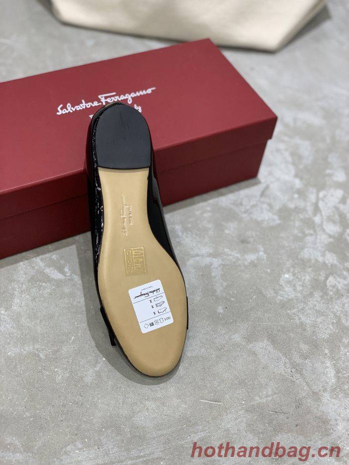 Ferragamo Shoes FMS00031