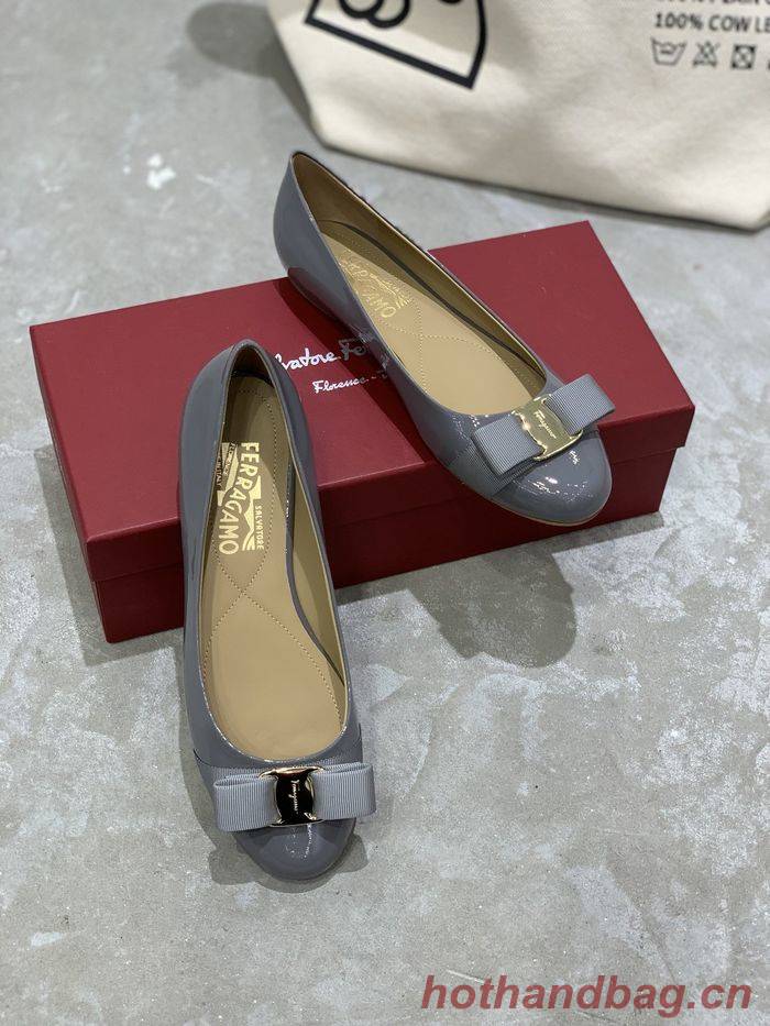 Ferragamo Shoes FMS00035