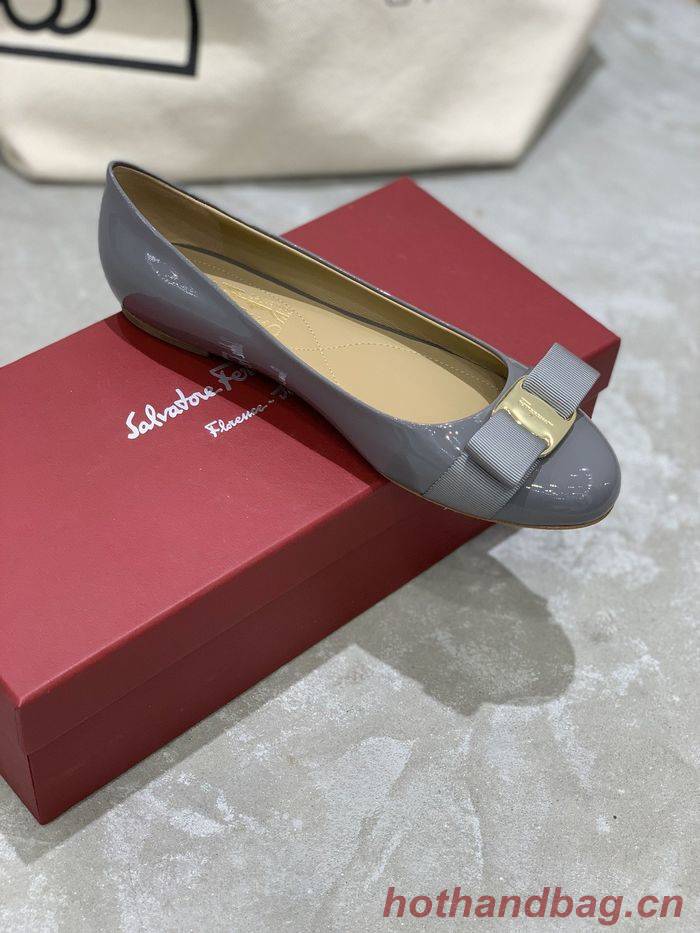 Ferragamo Shoes FMS00035