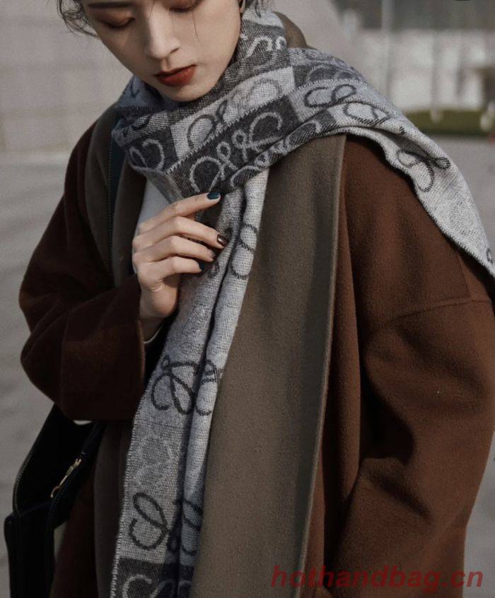 Loewe Scarf LOC00011 Loewe Scarf LOC00011