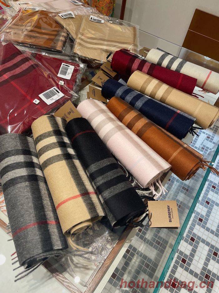 Burberry Scarf BBC00015 Burberry Scarf BBC00015