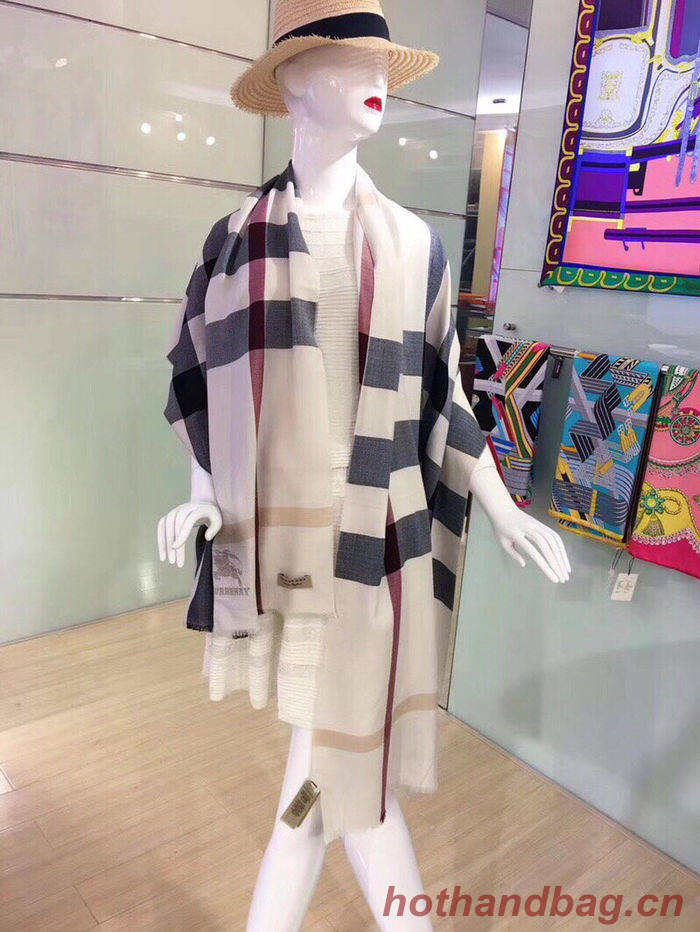 Burberry Scarf BBC00054