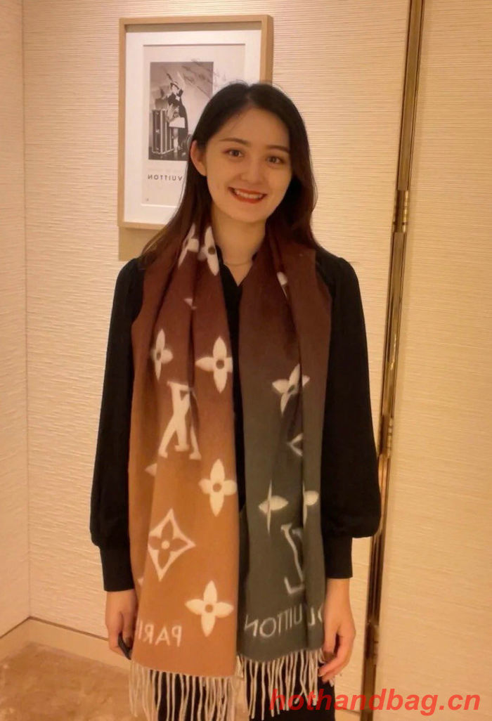 Louis Vuitton Scarf LVC00037