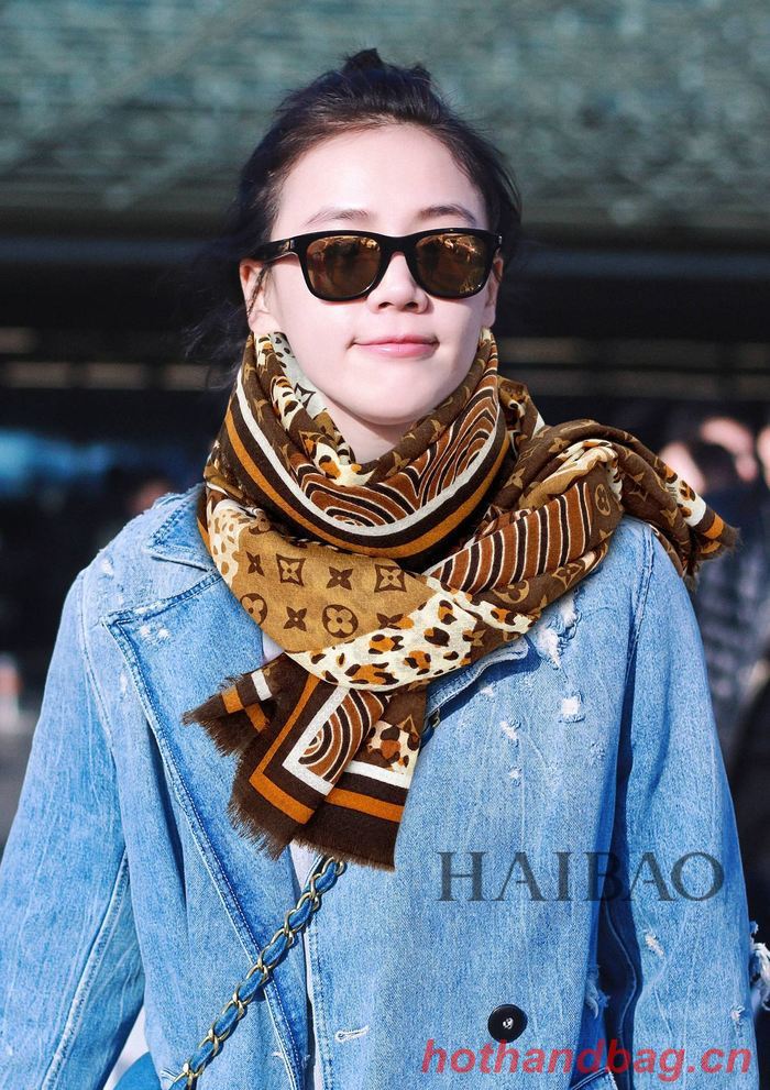 Louis Vuitton Scarf LVC00256