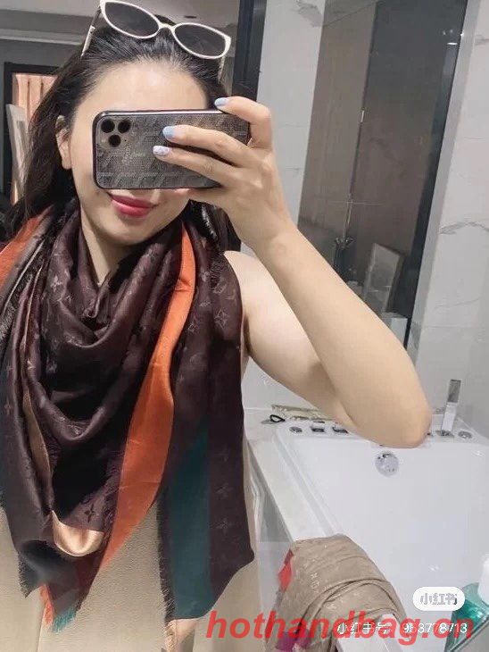 Louis Vuitton Scarf LVC00319