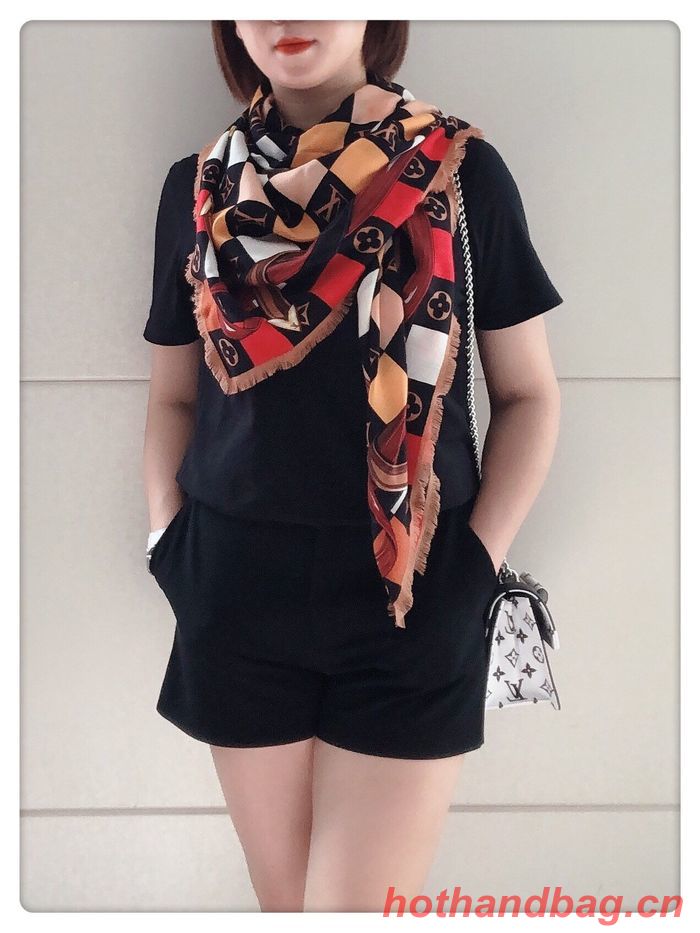 Louis Vuitton Scarf LVC00327