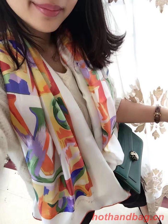 Louis Vuitton Scarf LVC00334