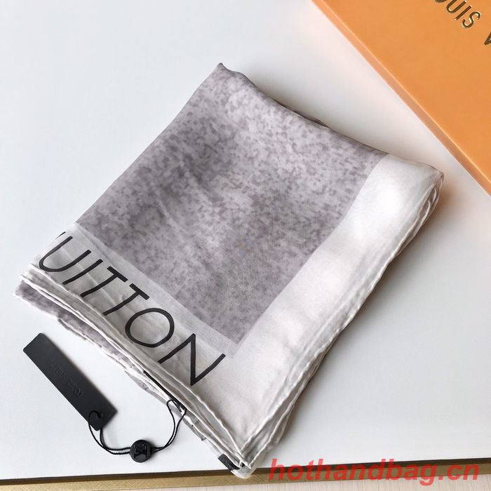 Louis Vuitton Scarf LVC00342