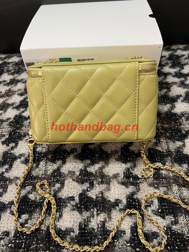 CHANEL VANITY WITH CHAIN 68105 green