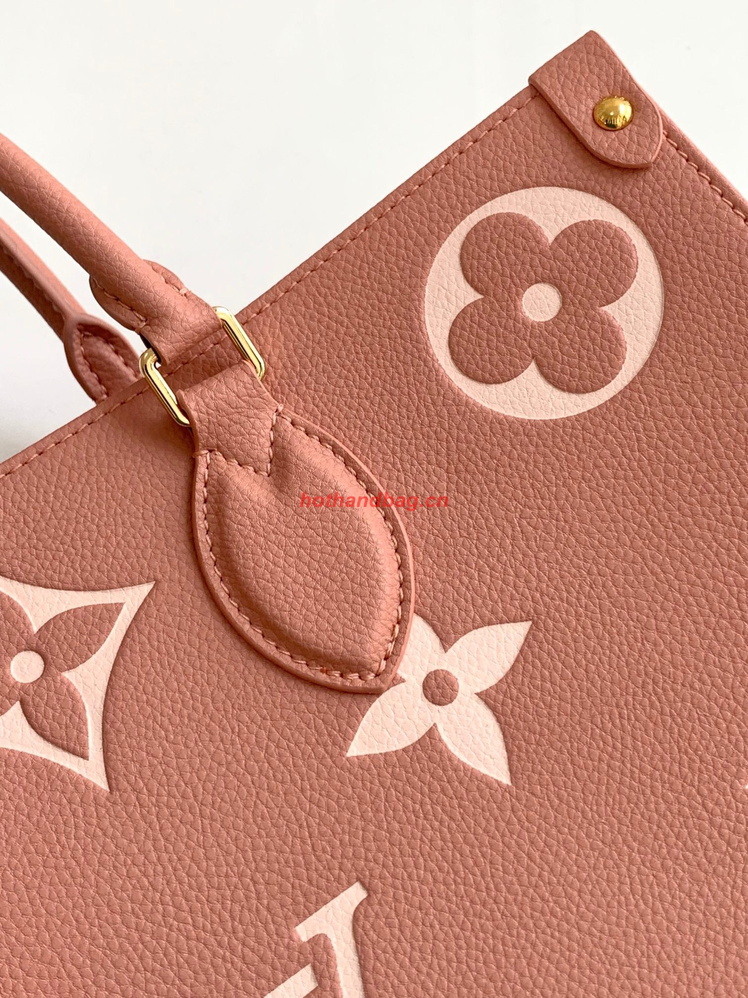 Louis Vuitton ONTHEGO MM M46286 Trianon Pink