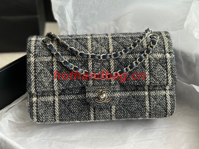 Chanel CLASSIC HANDBAG A01112-4