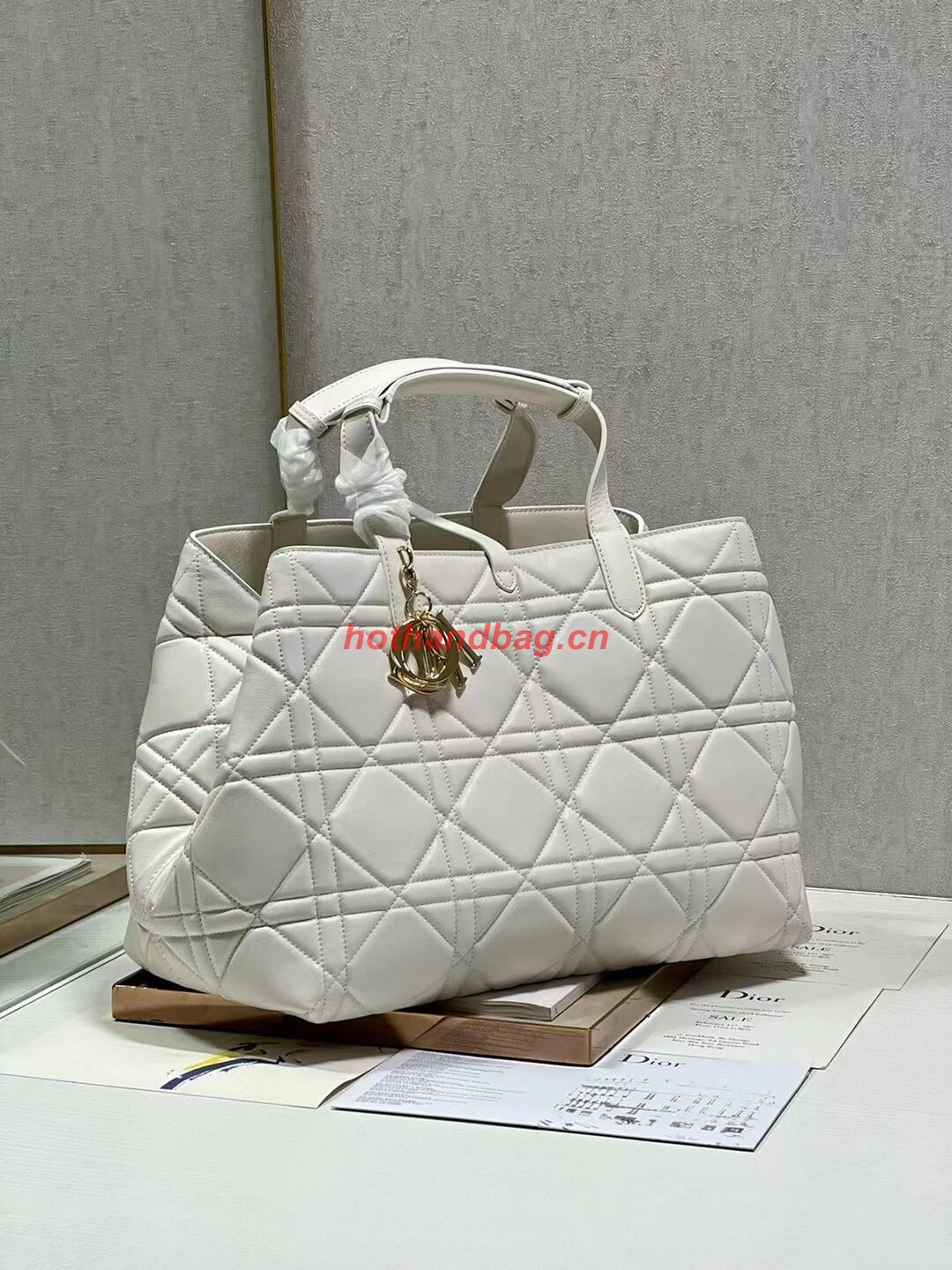 LADY DIOR TOP HANDLE LARGE BAG Latte Cannage Lambskin C0088 WHITE&BLACK