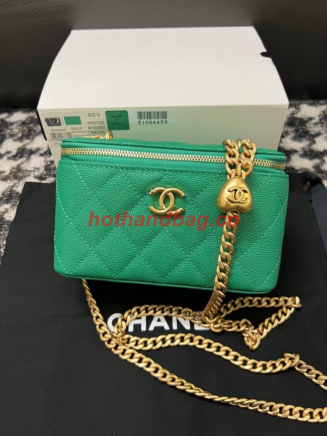 Chanel VANITY WITH CHAIN AP3120 green