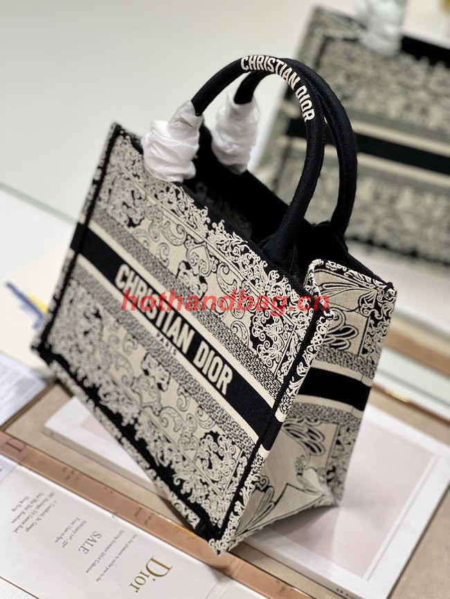 SMALL DIOR BOOK TOTE Embroidered M1265ZC