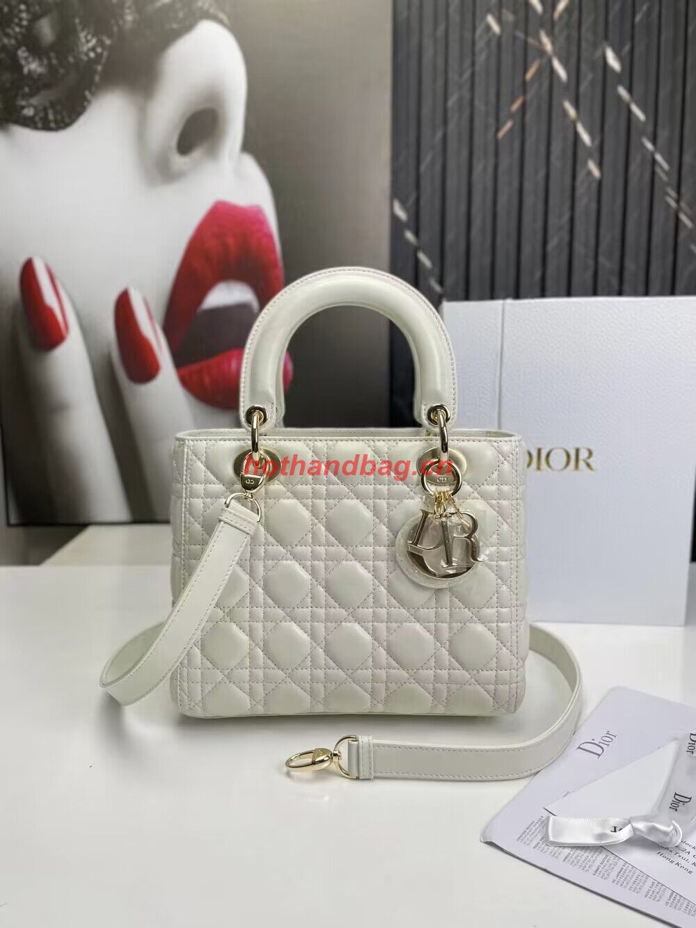 MEDIUM LADY DIOR BAG Cannage Lambskin M0565E off white&gold