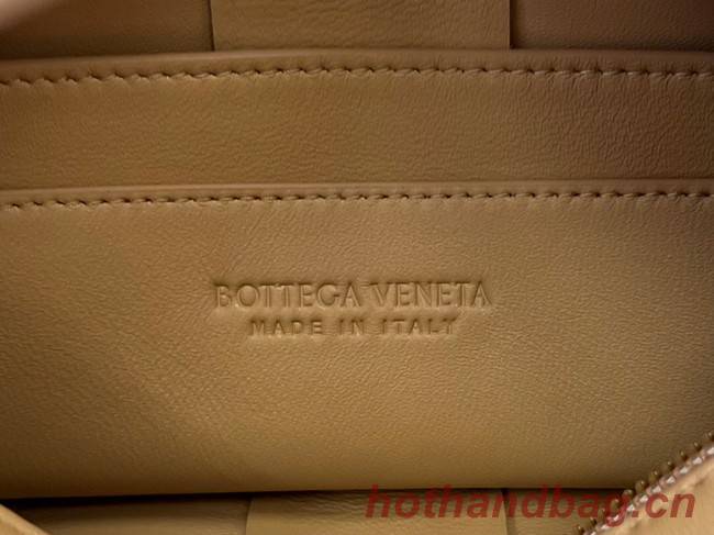 Bottega Veneta Brick Cassette 709360 apricot