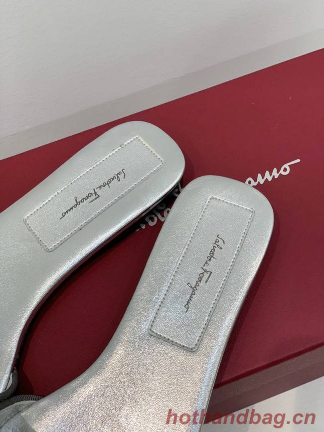 Ferragamo slippers 93494-1