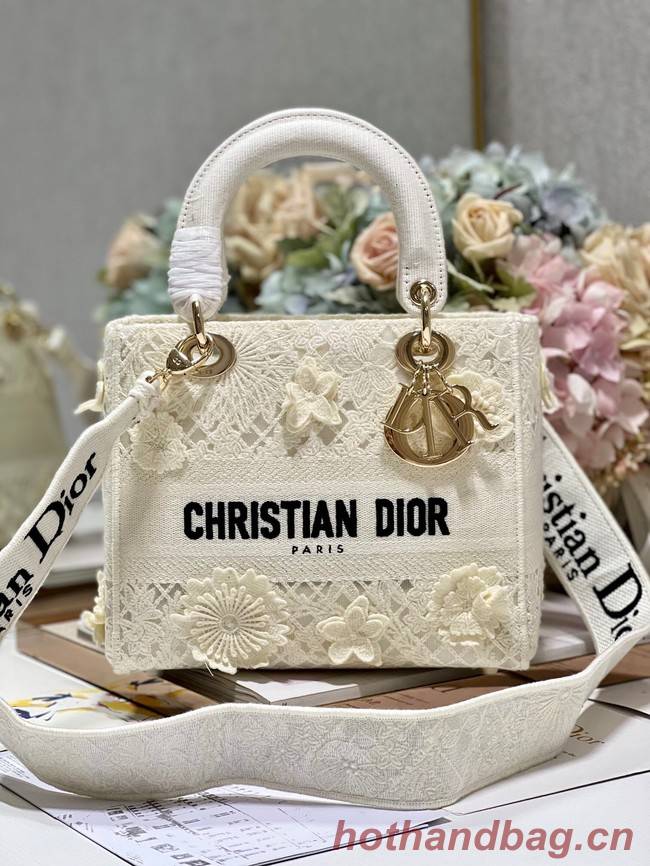 MEDIUM DIOR OR LADY D-LITE BAG M0565OIAU Latte